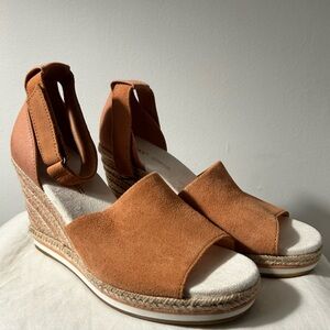 Toms Peachy Pink Espadrille Wedge Sandals